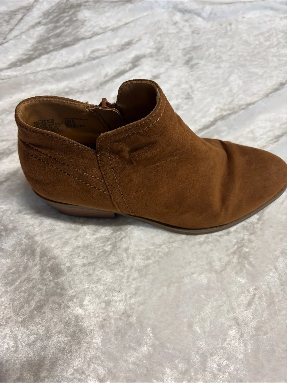 Kids Suede Ankle Bootie Size 6 in Cognac Brown